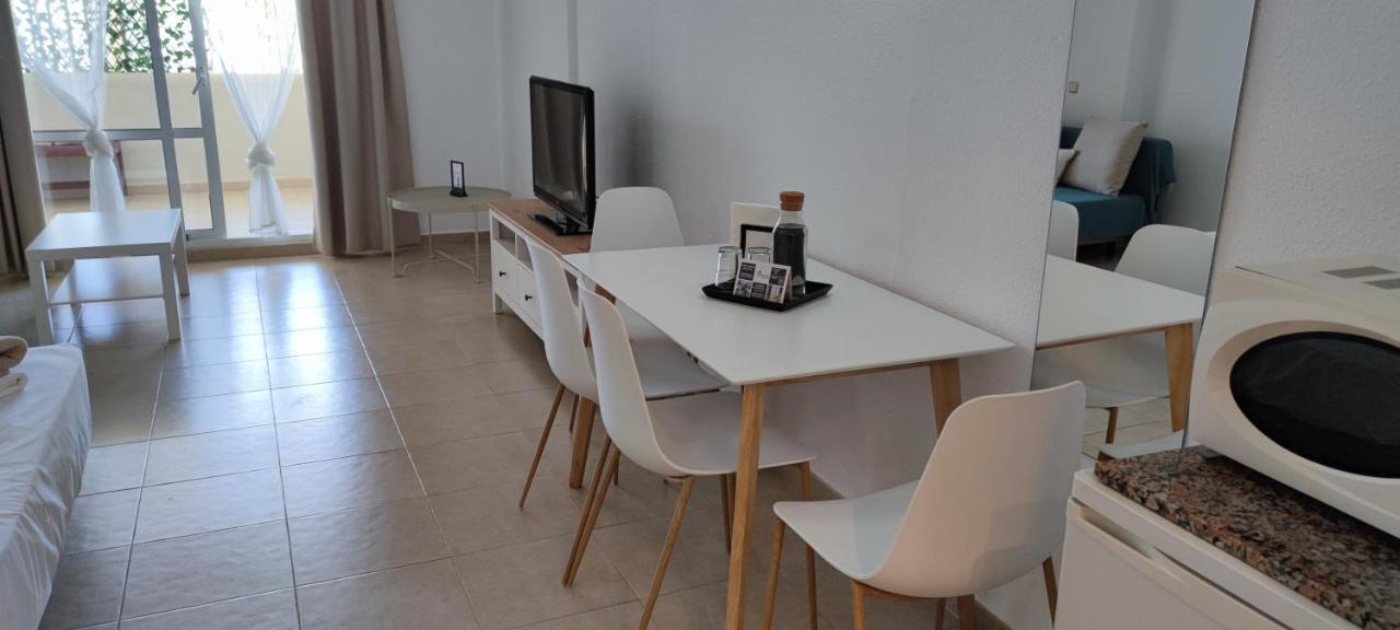 Benalbeach Casa Kito Relax 1ª Linea De Playa เบนัลมาเดนา ภายนอก รูปภาพ
